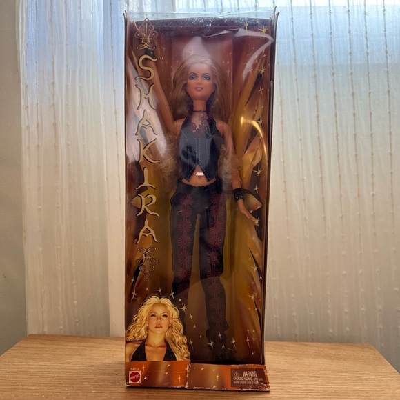 Rare Collectible 2002 or 2003 Shakira Doll with Black and Red Ensemble - Picture 2 of 9